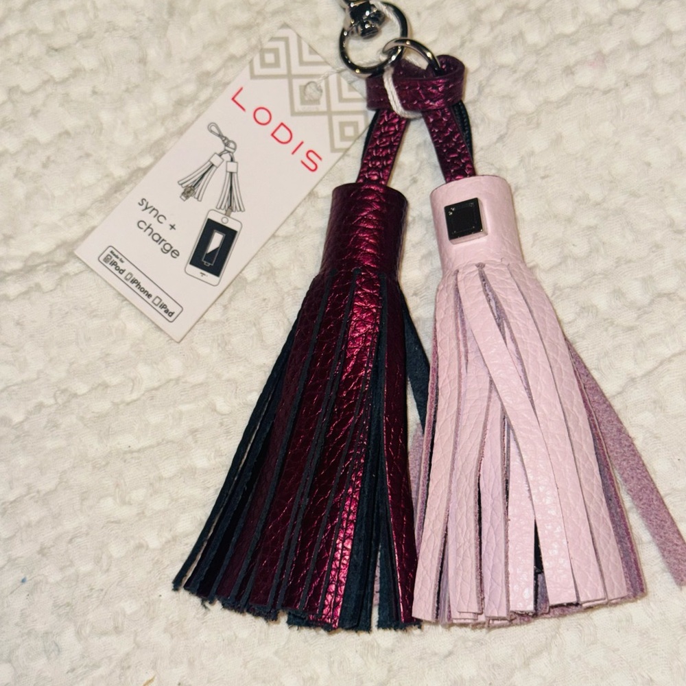 Lodi’s leather purse charm keychain/fob charging cable, iPhone, iPad, USB NWT!
